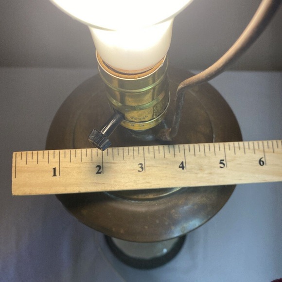 VTG Embossed Ceramic And Brass Leviton Table Lamp Fleur De Lis Vines Medallion - Picture 14 of 16